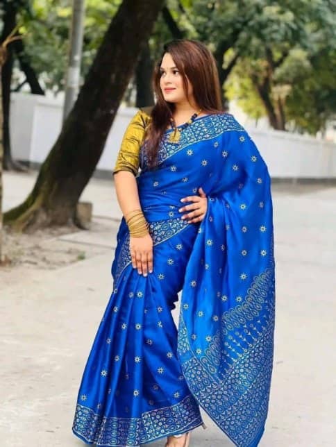 সিল্ক শাড়ি — তারা বুটি, ময়ূর পাড়, রয়্যাল ব্লু
